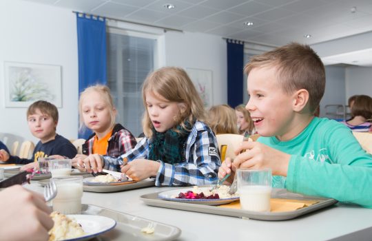 Porin kouluissa pyritään ruokahävikin vähentämiseen